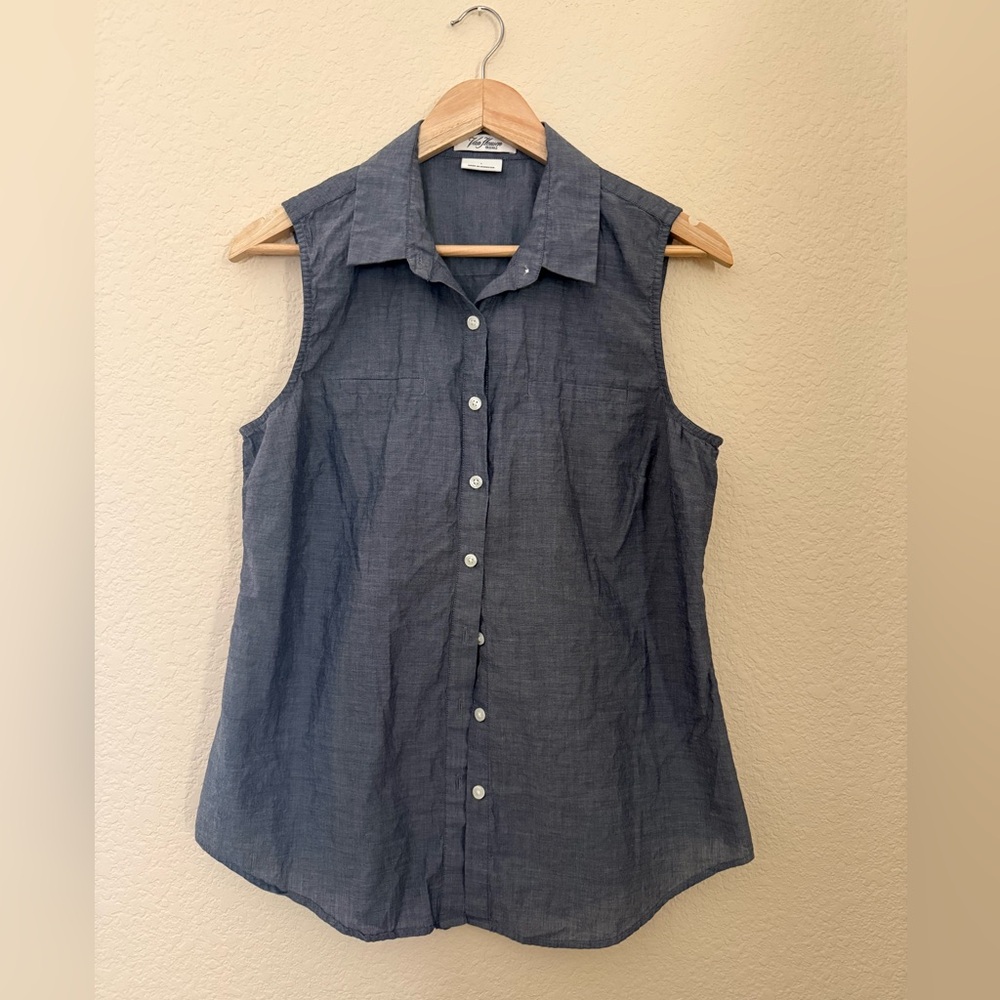 Van Heusen Sleeveless Blue Button-Down Shirt